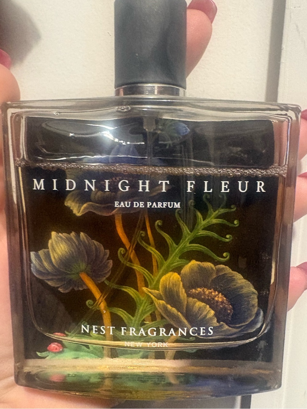 NEST Fragrances Midnight Fleur Black and Green Floral Bottle